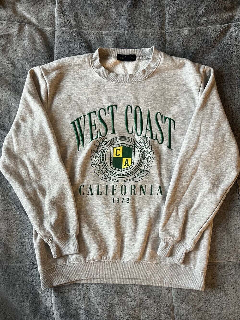 Social Scene West Coast California Sweatshirt Size S Gray Crewneck